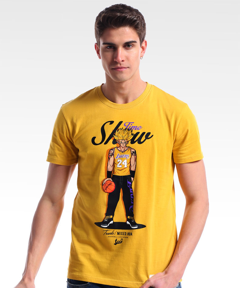 Přetáhněte míč kmeny žluté tričko triko