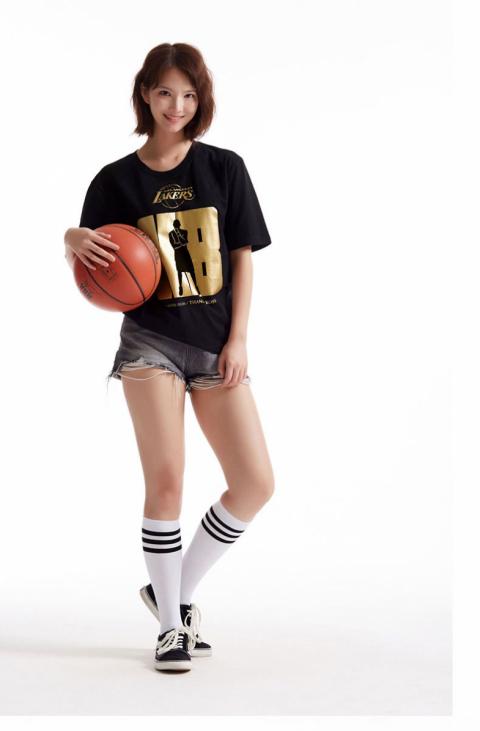 NBA Lakers Kobe Bryant T-shirt NO 24 gul Tee til kvinder Herre